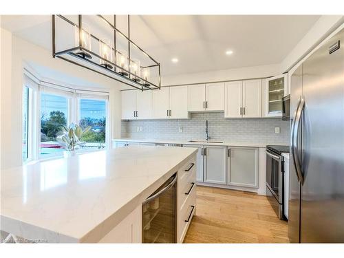 7-5110 Fairview Street, Burlington, ON - Indoor Photo Showing Kitchen With Stainless Steel Kitchen With Upgraded Kitchen