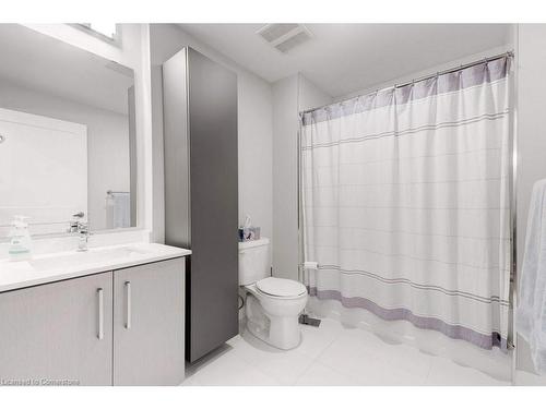 812-15 Queen St E Street Ne, Hamilton, ON - Indoor Photo Showing Bathroom