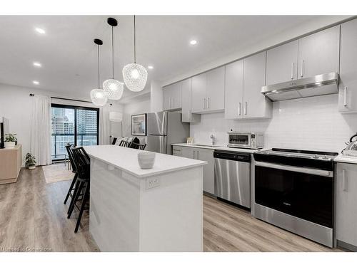 812-15 Queen St E Street Ne, Hamilton, ON - Indoor Photo Showing Kitchen With Stainless Steel Kitchen With Upgraded Kitchen