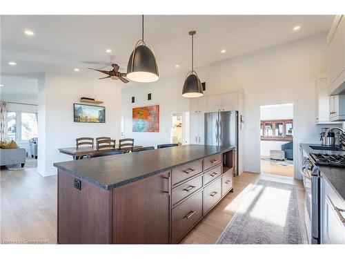 6 Arcade Crescent, Hamilton, ON - Indoor Photo Showing Kitchen