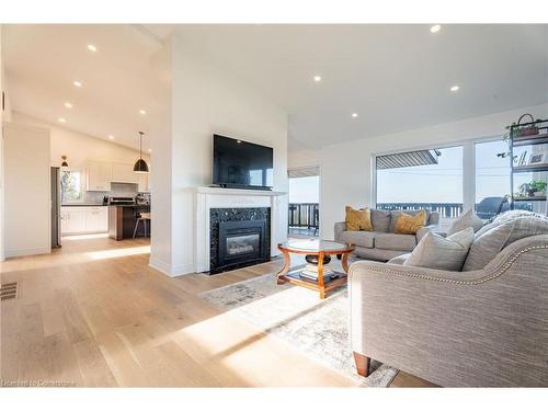 6 Arcade Crescent, Hamilton, ON - Indoor Photo Showing Living Room With Fireplace