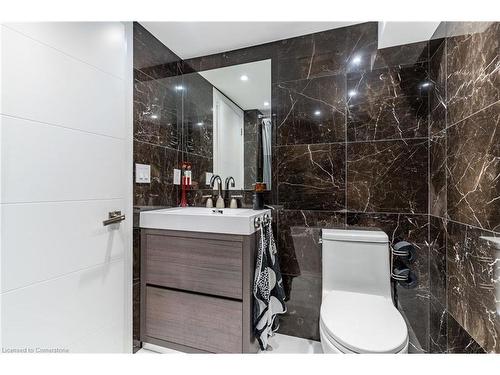 5071 Spruce Avenue, Burlington, ON - Indoor Photo Showing Bathroom