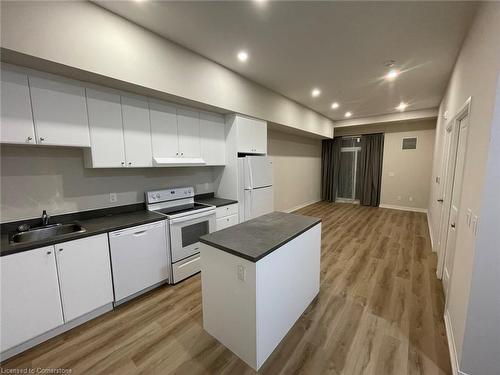 Up42-50 Herrick Avenue, St. Catharines, ON - Indoor Photo Showing Kitchen