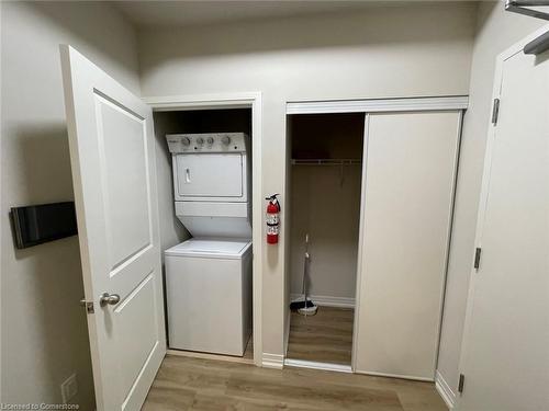 Up42-50 Herrick Avenue, St. Catharines, ON - Indoor Photo Showing Laundry Room