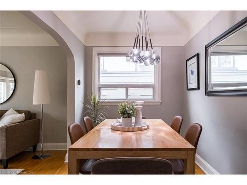 30 Miles Court, Hamilton, ON - Indoor Photo Showing Dining Room