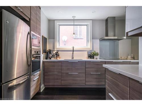 30 Miles Court, Hamilton, ON - Indoor Photo Showing Kitchen