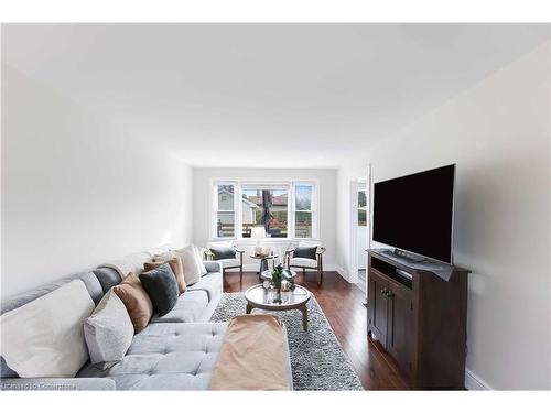 3 Echo Street E, Cayuga, ON - Indoor Photo Showing Living Room