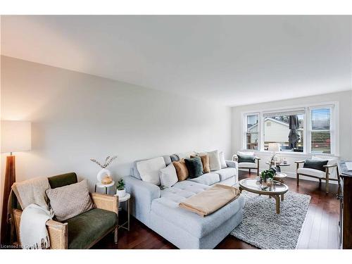 3 Echo Street E, Cayuga, ON - Indoor Photo Showing Living Room