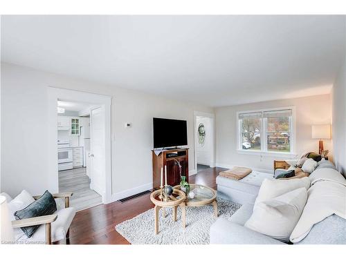 3 Echo Street E, Cayuga, ON - Indoor Photo Showing Living Room