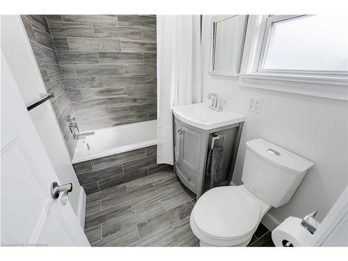 3 Echo Street E, Cayuga, ON - Indoor Photo Showing Bathroom