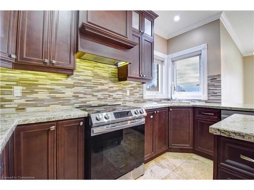 9153 Eighth Line, Georgetown, ON - Indoor Photo Showing Kitchen With Upgraded Kitchen