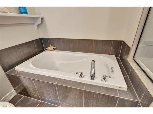 35 Viking Lane, Port Dover, ON - Indoor Photo Showing Bathroom