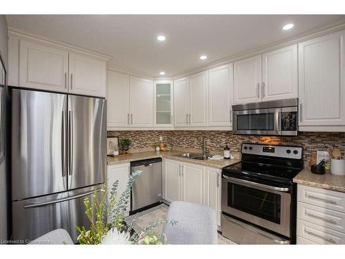 Main Lvl-551 Barnaby Street, Hamilton, ON - Indoor Photo Showing Kitchen With Double Sink With Upgraded Kitchen