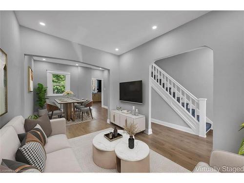 55 Douglas Avenue, Hamilton, ON - Indoor Photo Showing Living Room