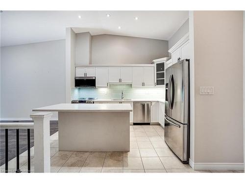 19 Tallforest Trail, Glanbrook, ON - Indoor Photo Showing Kitchen