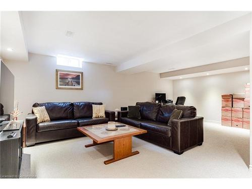 19 Tallforest Trail, Glanbrook, ON - Indoor Photo Showing Living Room