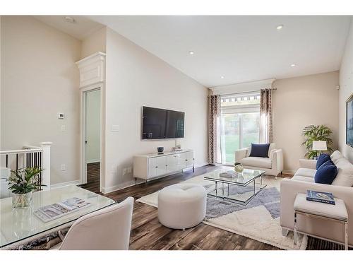 19 Tallforest Trail, Glanbrook, ON - Indoor Photo Showing Living Room