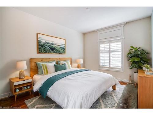 19 Tallforest Trail, Glanbrook, ON - Indoor Photo Showing Bedroom