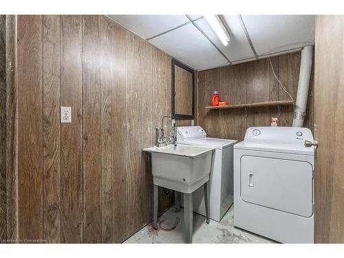 1401 Thornton Rd, Burlington, ON - Indoor Photo Showing Laundry Room