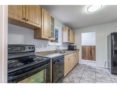 1401 Thornton Rd, Burlington, ON - Indoor Photo Showing Kitchen With Double Sink