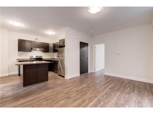 152 Sanford Avenue S, Hamilton, ON - Indoor Photo Showing Kitchen