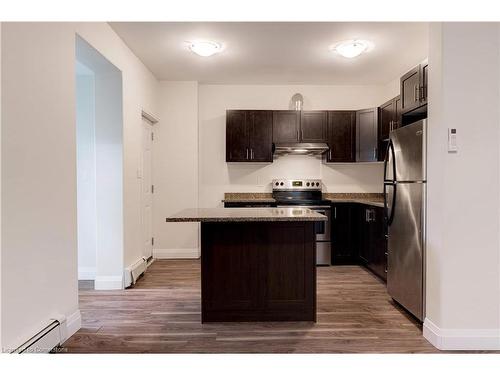 152 Sanford Avenue S, Hamilton, ON - Indoor Photo Showing Kitchen