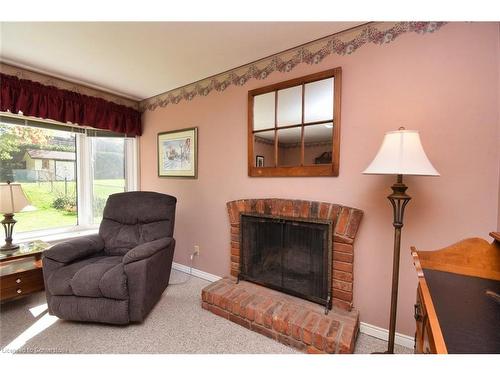 18 Pleasant Avenue, Dundas, ON - Indoor Photo Showing Living Room With Fireplace