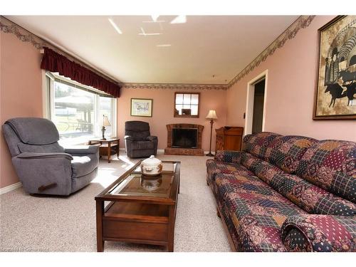 18 Pleasant Avenue, Dundas, ON - Indoor Photo Showing Living Room With Fireplace