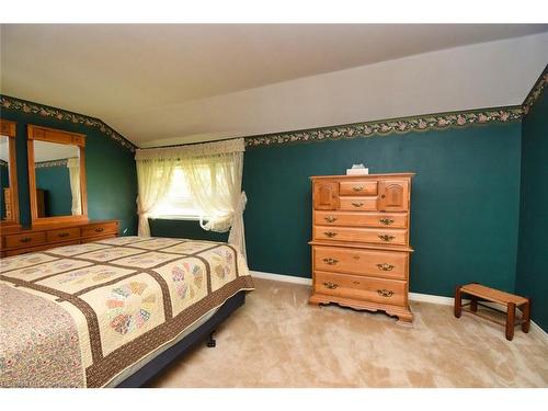 18 Pleasant Avenue, Dundas, ON - Indoor Photo Showing Bedroom