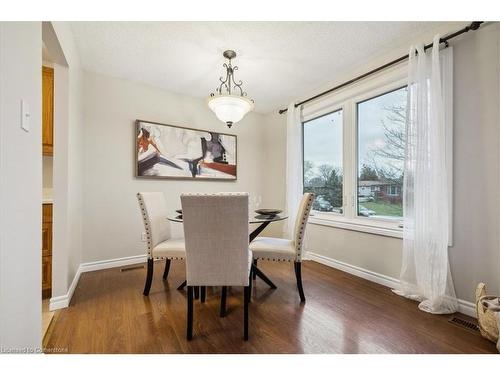 44 Birchcliffe Crescent, Hamilton, ON - Indoor Photo Showing Dining Room