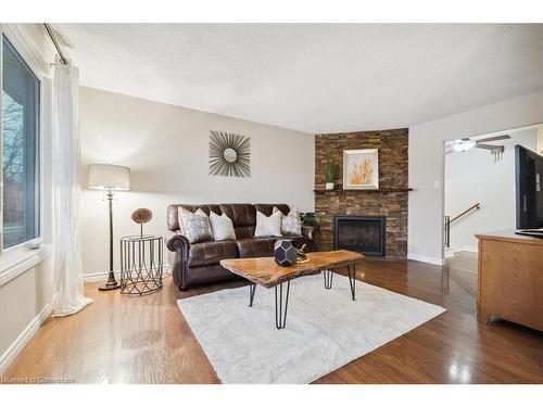 44 Birchcliffe Crescent, Hamilton, ON - Indoor Photo Showing Living Room With Fireplace