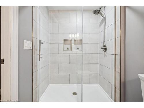 44 Birchcliffe Crescent, Hamilton, ON - Indoor Photo Showing Bathroom