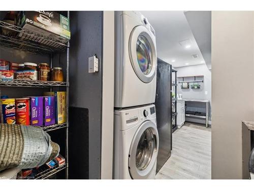 44 Birchcliffe Crescent, Hamilton, ON - Indoor Photo Showing Laundry Room