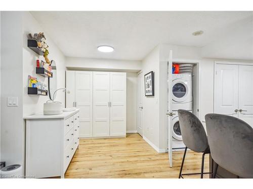 910-75 East Liberty Street, Toronto, ON - Indoor Photo Showing Laundry Room