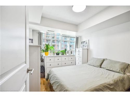 910-75 East Liberty Street, Toronto, ON - Indoor Photo Showing Bedroom