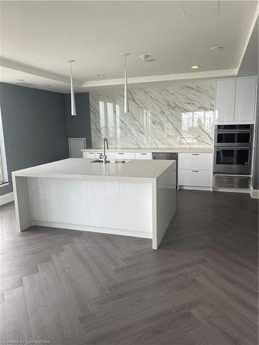 910-75 East Liberty Street, Toronto, ON - Indoor Photo Showing Kitchen