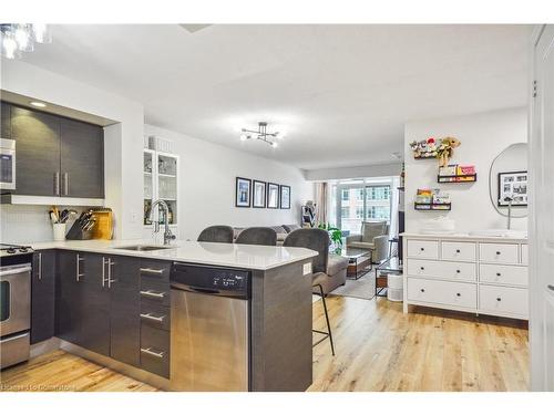 910-75 East Liberty Street, Toronto, ON - Indoor Photo Showing Kitchen With Upgraded Kitchen