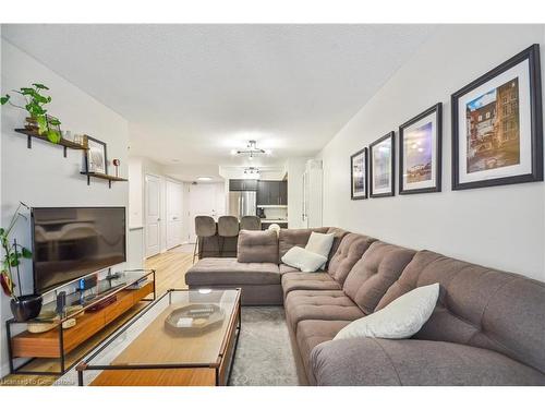 910-75 East Liberty Street, Toronto, ON - Indoor Photo Showing Living Room