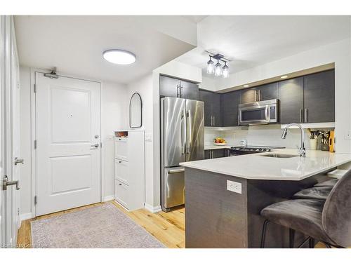 910-75 East Liberty Street, Toronto, ON - Indoor Photo Showing Kitchen With Upgraded Kitchen