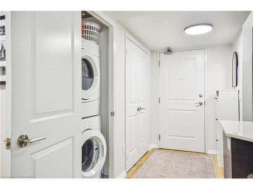 910-75 East Liberty Street, Toronto, ON - Indoor Photo Showing Laundry Room