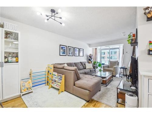 910-75 East Liberty Street, Toronto, ON - Indoor Photo Showing Living Room