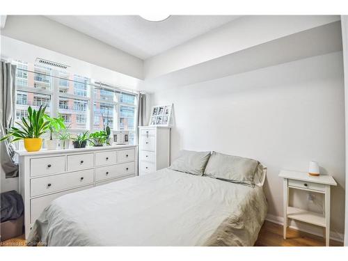 910-75 East Liberty Street, Toronto, ON - Indoor Photo Showing Bedroom