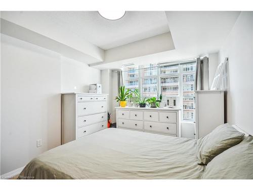 910-75 East Liberty Street, Toronto, ON - Indoor Photo Showing Bedroom