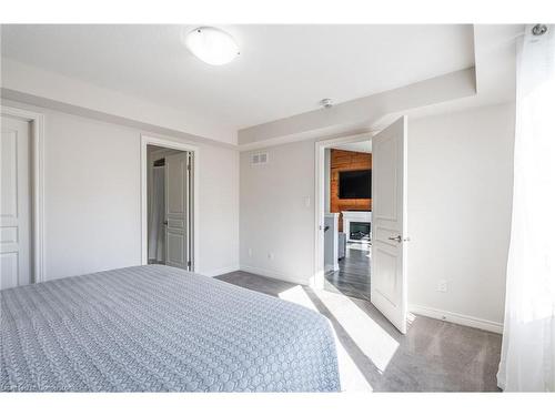 78 Silverwood Avenue, Welland, ON - Indoor Photo Showing Bedroom