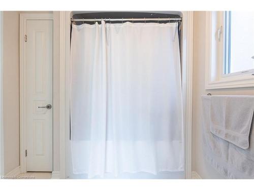 78 Silverwood Avenue, Welland, ON - Indoor Photo Showing Bathroom