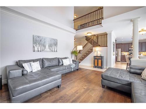 54 Las Road, Smithville, ON - Indoor Photo Showing Living Room