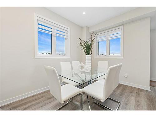 52-590 North Service Road, Stoney Creek, ON - Indoor Photo Showing Dining Room