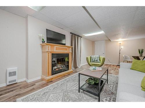 957 Sanford Drive, Burlington, ON - Indoor Photo Showing Living Room With Fireplace