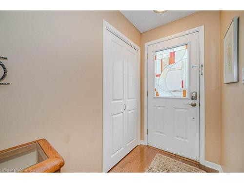 957 Sanford Drive, Burlington, ON - Indoor Photo Showing Other Room