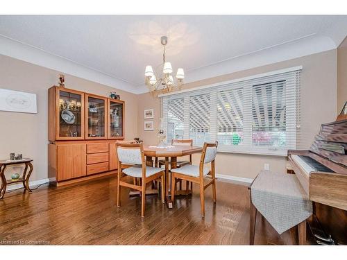 957 Sanford Drive, Burlington, ON - Indoor Photo Showing Dining Room